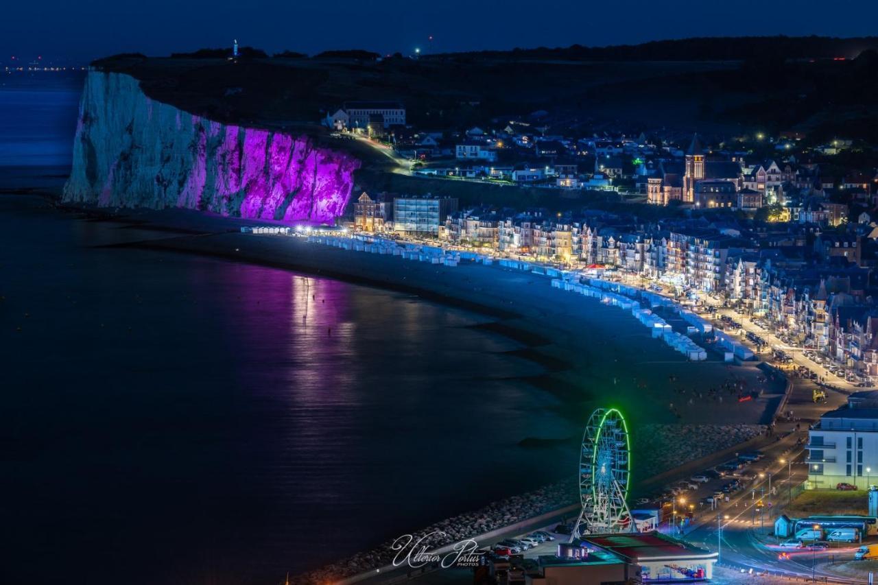 La Verriere. Les Locations Isahora C'Est Aussi Plusieurs Appart' De Standing A 2 Pas Du Chateau D'Eu, Des Falaises Du Treport, De Mers Les Bains Et Aux Portes De La Baie De Somme ウー  エクステリア 写真